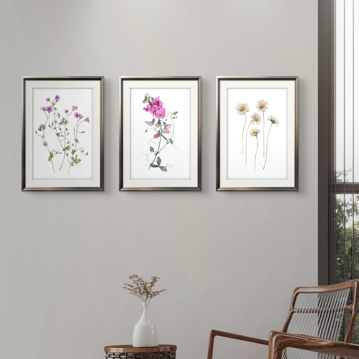 Graceful Sweet Pea. Fine Art Print.